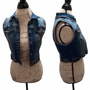 New Look NWOT Distressed Crop Denim Vest size M